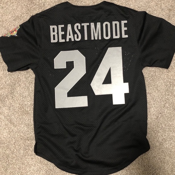 COPY - Marshawn Lynch Beast Mode Jersey Men’s small - Picture 1 of 5